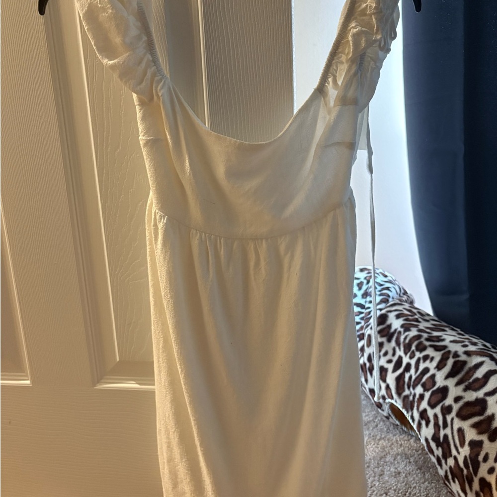 La Hearts White Sleeveless Top